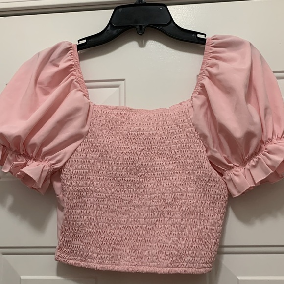 4/$10 Pink size small cropped top - Picture 4 of 6